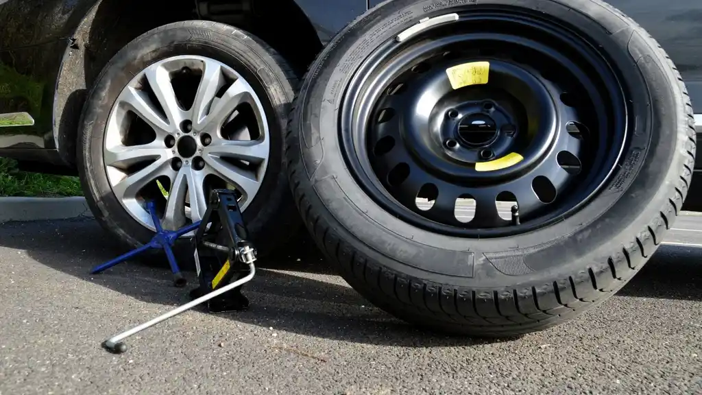 Mersin lastik yol yardım - lastik değişimi